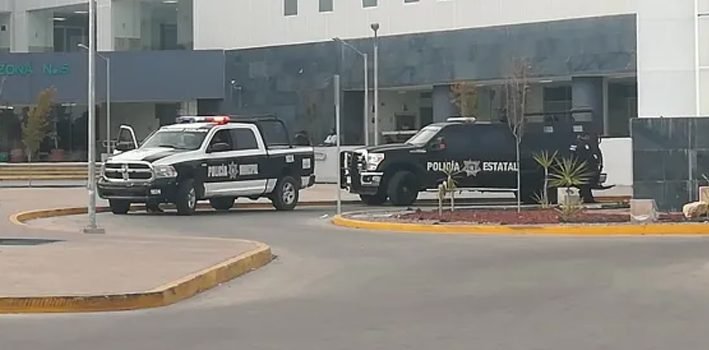 Mujer es hospitalizada tras ser atacada por su pareja con un picahielo en Nogales