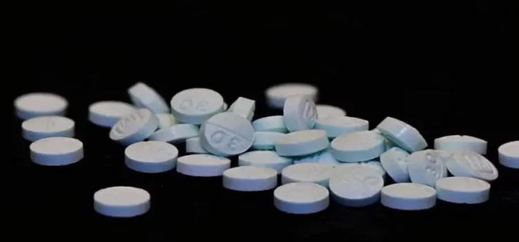 Cae hombre con más de 50 pastillas de fentanilo