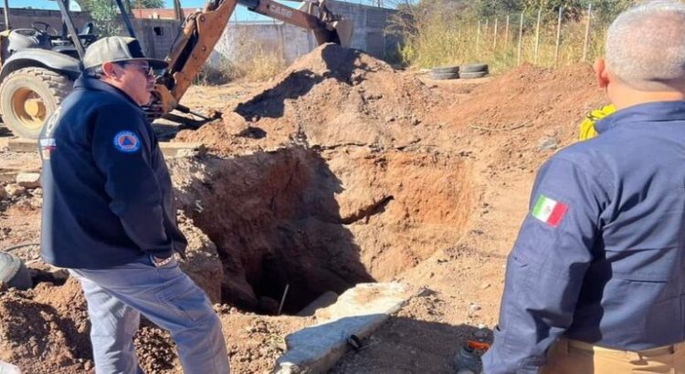 Hombre pierde la vida tras derrumbe de tierra al interior de un pozo