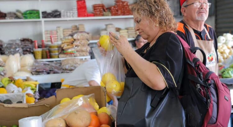 Se “congelan” precios de la canasta básica al inicio de 2025