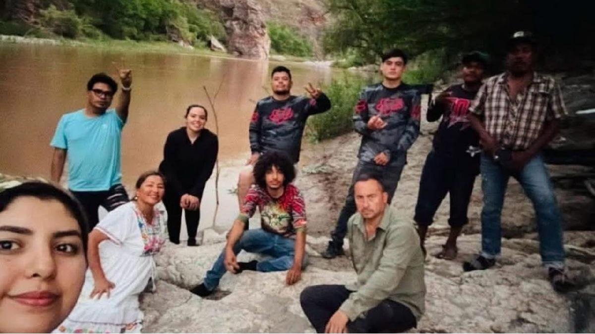 Bloquean la carretera Álamos-Navojoa para exigir el rescate de activistas pérdidos
